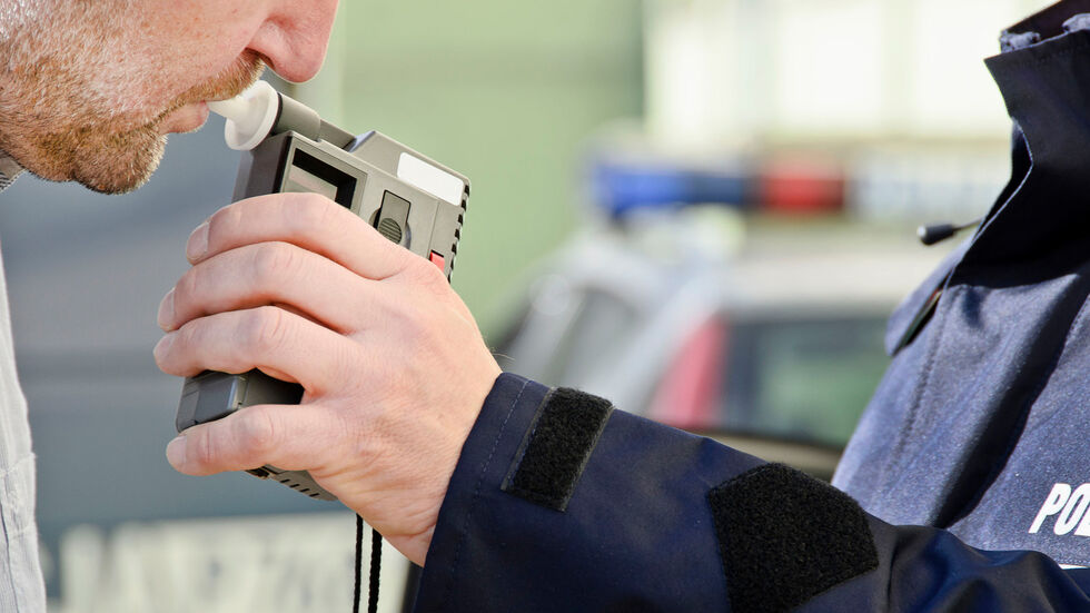 In Chemnitz verursachte ein 63-Jähriger mit 1,64 Promille zwei Unfälle kurz hintereinander.