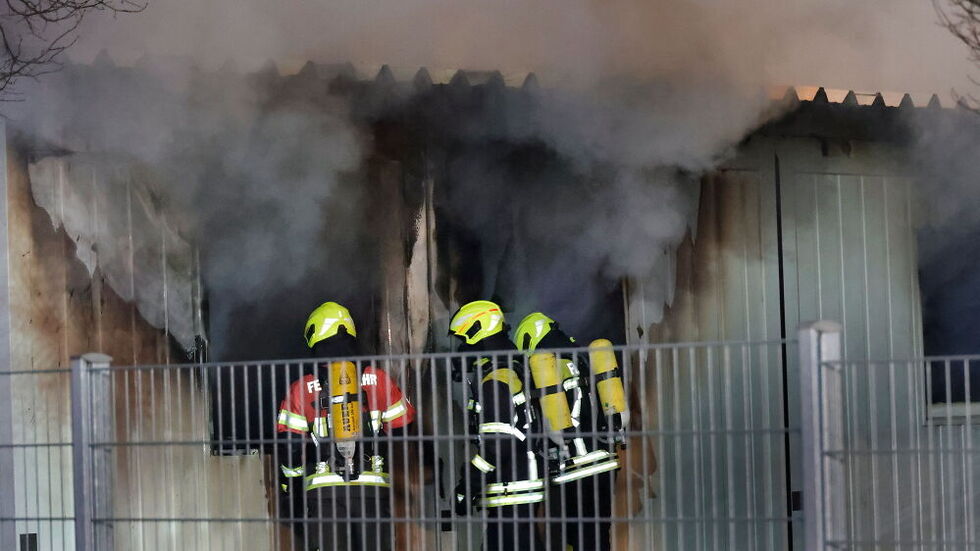 Am Abend des 20. Dezember stand eine Wohneinheit des Asylheims Jahnsdorf, die aus mehreren Containern bestand, in Vollbrand.