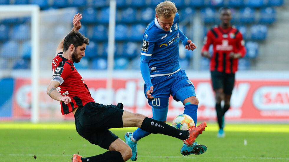 Der CFC um Kapitän Niklas Hoheneder spielt in Magdeburg 1:1. Der CFC um Kapitän Niklas Hoheneder spielt in Magdeburg 1:1.