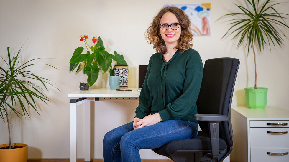 Mitmachen ist erwünscht: Yogalehrerin Karin Matko lädt zu einem lehr- und aktionsreichen Video ein. 