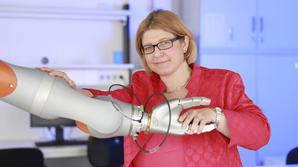 Ulrike Thomas koordiniert die Bewerbung des Forschungsverbunds. Sie ist Professor für Robotik und Mensch-Technik-Interaktion an der TU Chemnitz. Ulrike Thomas koordiniert die Bewerbung des Forschungsverbunds. Sie ist Professor für Robotik und Mensch-Technik-Interaktion an der TU Chemnitz.