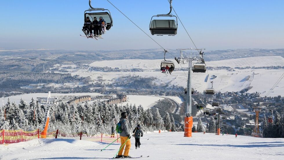 Mit einer textilen Skipiste könnte auch die Saison am Fichtelberg eher beginnen und länger dauern. © Ralp Köhler/Archiv Mit einer textilen Skipiste könnte auch die Saison am Fichtelberg eher beginnen und länger dauern. © Ralp Köhler/Archiv