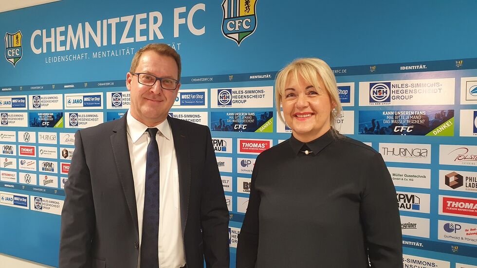 Vorstandsvorsitzende Romy Polster und Rechtsanwalt Oliver Junghänel gaben am Montag bekannt, dass ein Insolvenzplan eingereicht werden konnte. (Foto: Redaktion) Vorstandsvorsitzende Romy Polster und Rechtsanwalt Oliver Junghänel gaben am Montag bekannt, dass ein Insolvenzplan eingereicht werden konnte. (Foto: Redaktion)