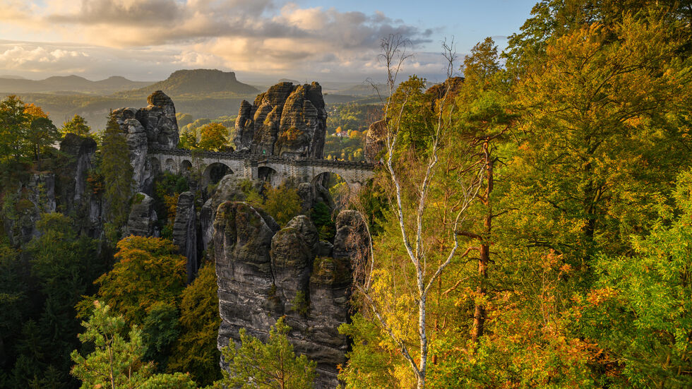 Die Basteibrücke in der Sächsischen Schweiz. Die Basteibrücke in der Sächsischen Schweiz.