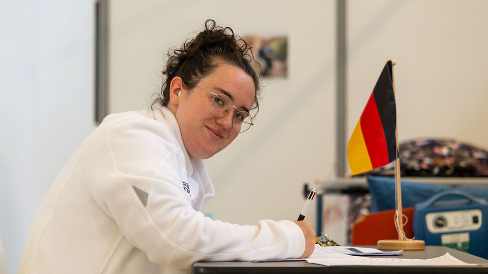 Die Pflegerin aus Chemnitz überzeugte die Juroren in der Disziplin Gesundheits- und Sozialbetreuung. Die Pflegerin aus Chemnitz überzeugte die Juroren in der Disziplin Gesundheits- und Sozialbetreuung.