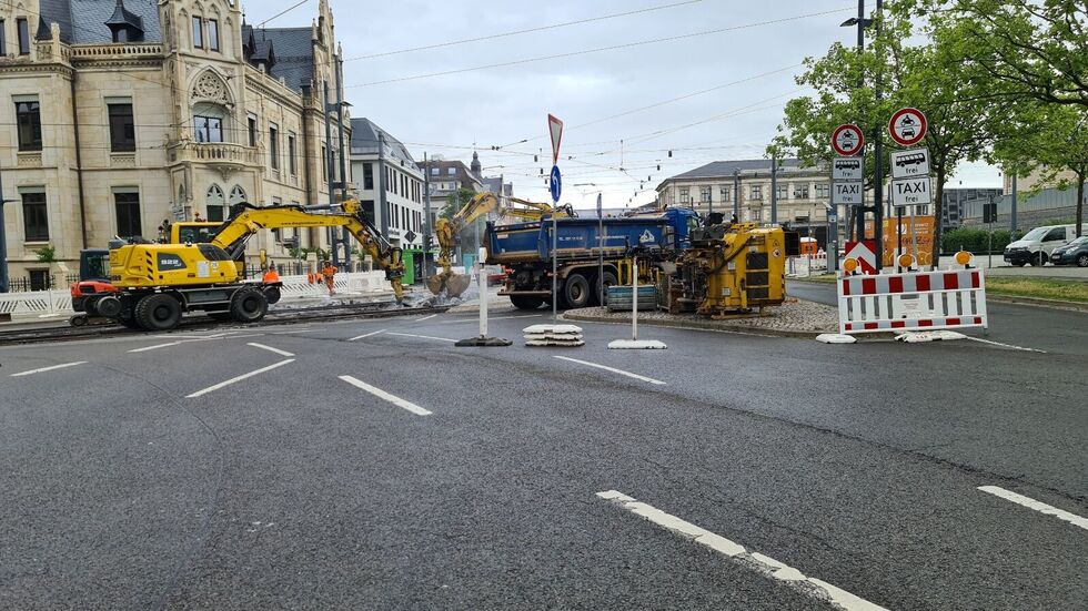 Linksabbiegen ist hier nicht mehr möglich Linksabbiegen ist hier nicht mehr möglich