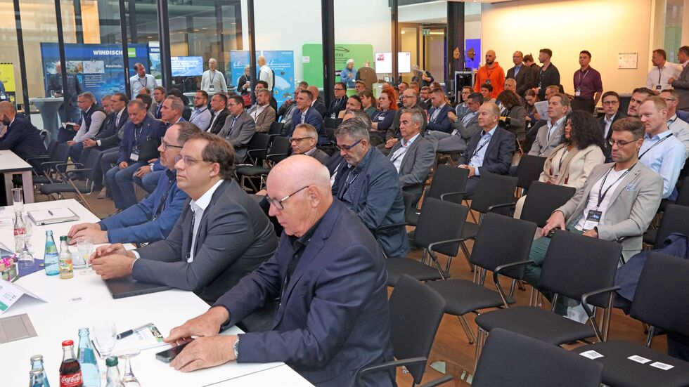 Teilnehmer des Automotive Forums im Zwickauer Rathaus-Bürgersaal Teilnehmer des Automotive Forums im Zwickauer Rathaus-Bürgersaal