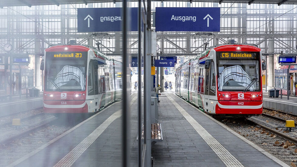 Ein Moldawier randalierte schon am Freitag in der City-Bahn von Chemnitz nach Hainichen. Ein Moldawier randalierte schon am Freitag in der City-Bahn von Chemnitz nach Hainichen.