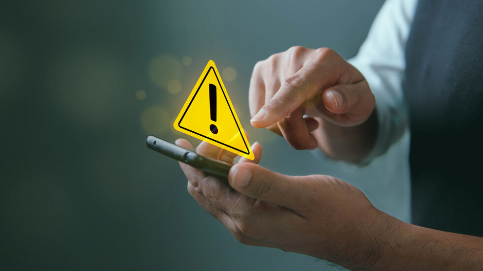 Betrüger gaben sich bei Whatts App als prominente Politikerin aus - mit Erfolg. Betrüger gaben sich bei Whatts App als prominente Politikerin aus - mit Erfolg.