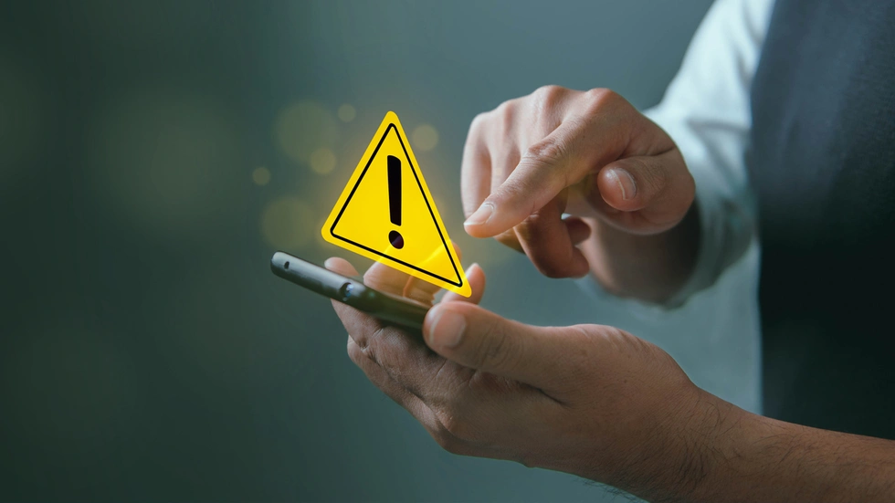 Betrüger gaben sich bei Whatts App als prominente Politikerin aus - mit Erfolg. Betrüger gaben sich bei Whatts App als prominente Politikerin aus - mit Erfolg.