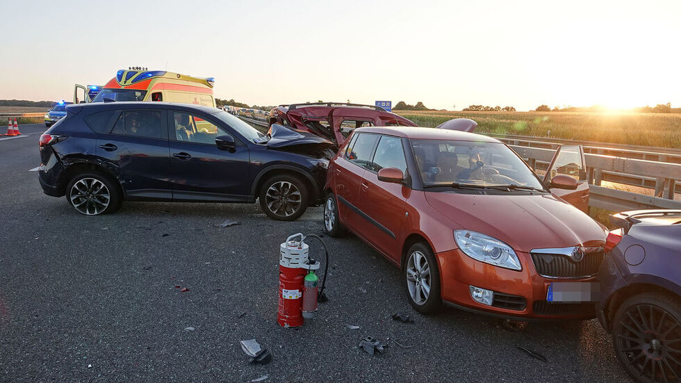 Vier Autos waren in den Unfall auf der A4 zwischen Siebenlehn und Dreieck Nossen verwickelt