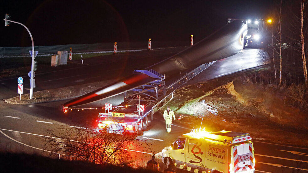 Ein Rotorblatt ist exakt 66,7 Meter lang.