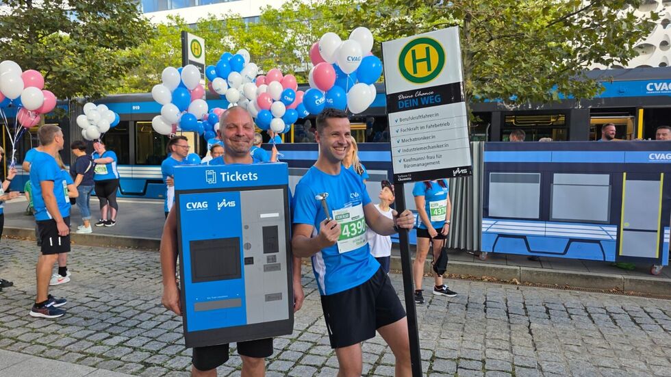 Bunt, lustig, sportlich. Die Teilnehmer des 20. Firmenlaufes sorgten für gute Stimmung. Bunt, lustig, sportlich. Die Teilnehmer des 20. Firmenlaufes sorgten für gute Stimmung.