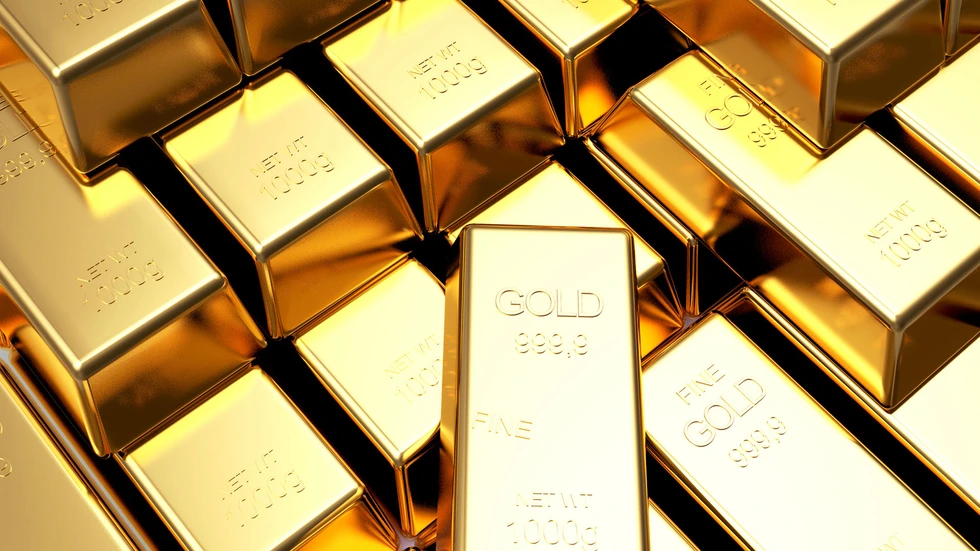 Eine Rentnerin aus Chemnitz übergab Betrügern 500 Gramm Gold im Wert von rund 70.000 Euro. Die Polizei sucht jetzt den Abholer. Eine Rentnerin aus Chemnitz übergab Betrügern 500 Gramm Gold im Wert von rund 70.000 Euro. Die Polizei sucht jetzt den Abholer.