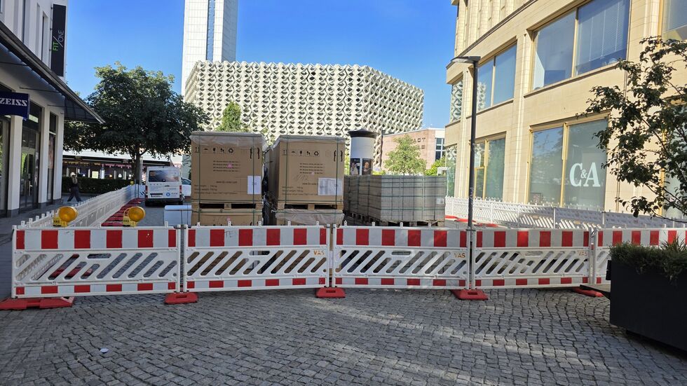 Die Richard-Möbius-Straße - das ist die Verbindung zwischen Neumarkt und Wall – ist komplett dicht.