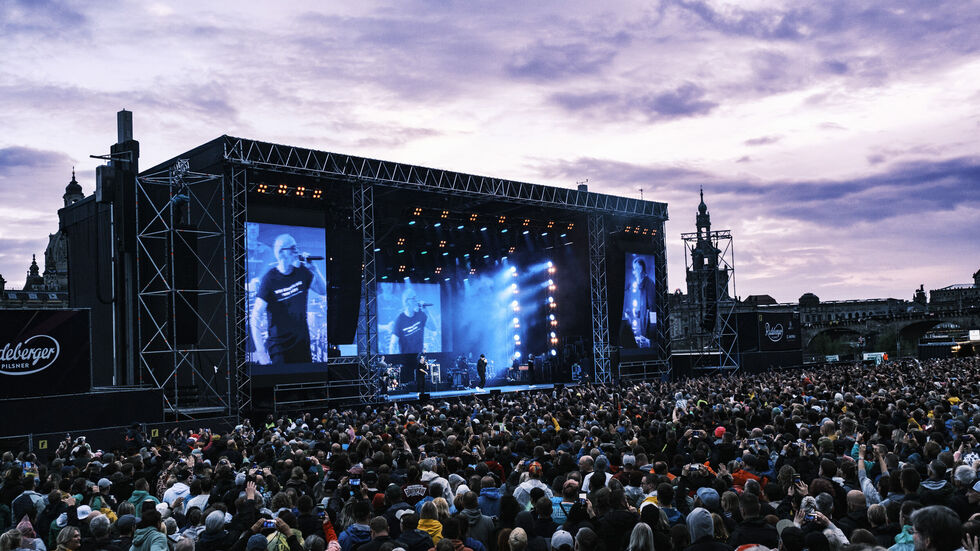 Das letzte Mal waren die Fantas vor 6 Jahren am Elbufer Das letzte Mal waren die Fantas vor 6 Jahren am Elbufer
