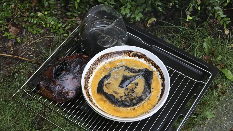 Dieses angebrannte Abendessen sorgte für einen Feuerwehreinsatz. Dieses angebrannte Abendessen sorgte für einen Feuerwehreinsatz.