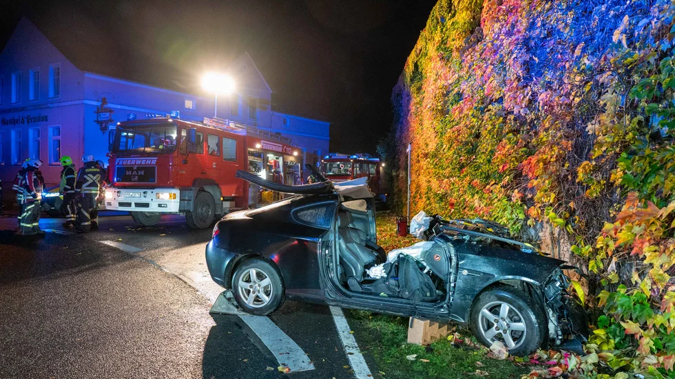 Für den 25-jährigen Autofahrer kam jede Hilfe zu spät.