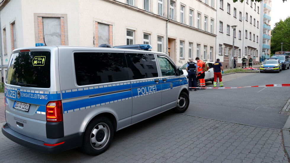 Einsatzkräfte sperrten den Fundort ab. Einsatzkräfte sperrten den Fundort ab.