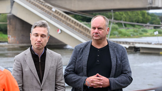 Dresdens Baubürgermeister Stephan Kühn (l.) neben OB Dirk Hilbert.