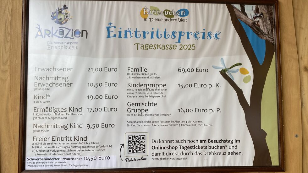 Wichtig zu wissen ... Mitgebrachte Getränke und Essen dürfen mit reingenommen werden. Wichtig zu wissen ... Mitgebrachte Getränke und Essen dürfen mit reingenommen werden.