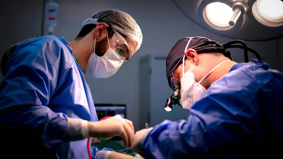 Deutlich mehr Hornhauttransplantationen hat es 2025 am Klinikum Chemnitz gegeben. In der Augenklinik wurden 102 Eingriffe gezählt, ein Jahr zuvor waren es 58. Deutlich mehr Hornhauttransplantationen hat es 2025 am Klinikum Chemnitz gegeben. In der Augenklinik wurden 102 Eingriffe gezählt, ein Jahr zuvor waren es 58.