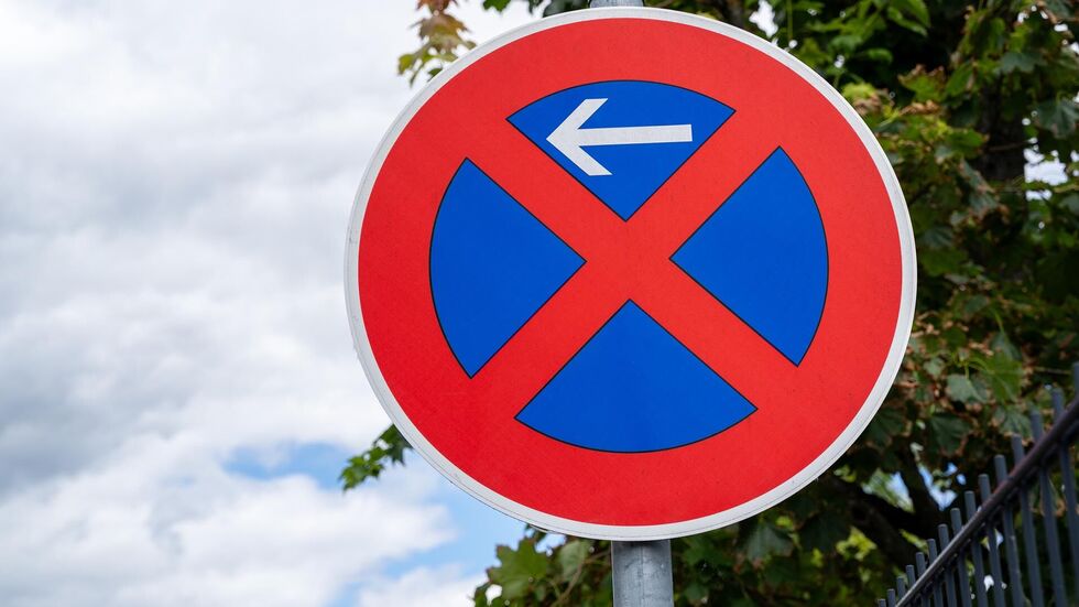 Rund um den Küchwald in Chemnitz gelten ab heute Halteverbote. In der kommenden Woche folgen Sperrungen – wegen der Konzerte von Bryan Adams und Sido. Was Anwohner und Besucher wissen müssen.