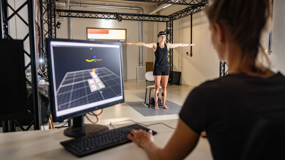 Das hochmoderne „Motion Capture System“ mit sechs integrierten Kraftmessplatten ermöglicht hochauflösende 3D-Bewegungsanalysen. 