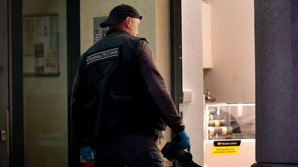 Die Kripo war schnell vor Ort, untersuchte den Tatort. Die Kripo war schnell vor Ort, untersuchte den Tatort.