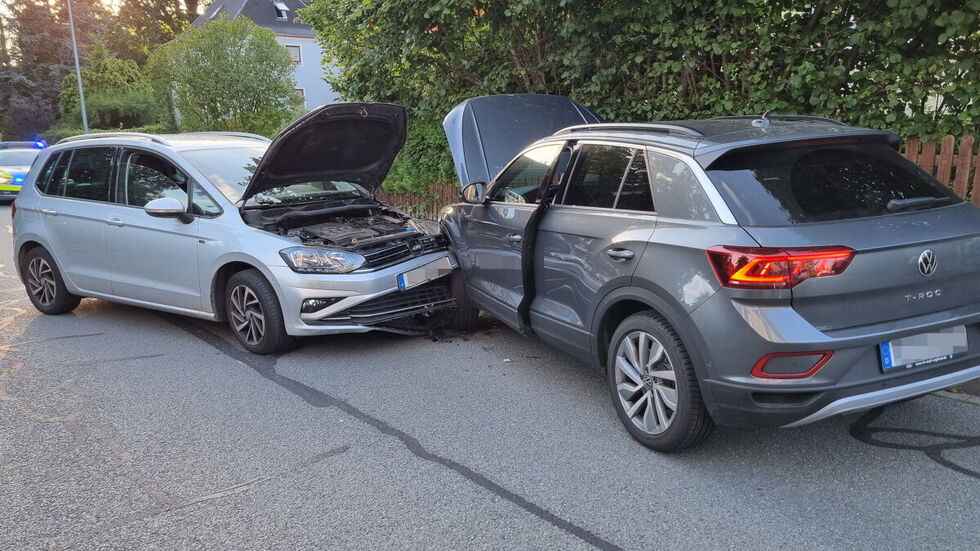 Der 81-jährige Fahrer war bewusstlos in den Gegenverkehr gefahren.