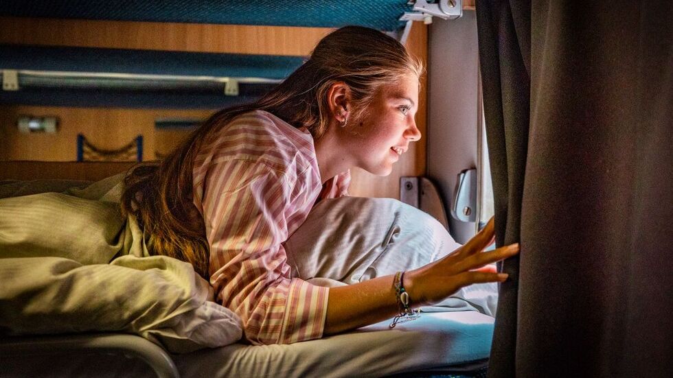 Ein Liegeplatz im legendären Zug kostet ab 69 Euro. Ein Bordkiosk bietet schwedische Spezialitäten. Ein Liegeplatz im legendären Zug kostet ab 69 Euro. Ein Bordkiosk bietet schwedische Spezialitäten.