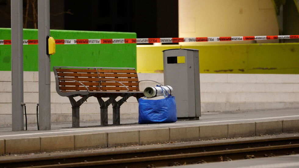 Am Dienstagabend, dem 18. Februar 2025, entdeckten Passanten gegen 21 Uhr ein herrenloses Gepäckstück am Straßenbahn-Bahnsteig 1 der CVAG. Am Dienstagabend, dem 18. Februar 2025, entdeckten Passanten gegen 21 Uhr ein herrenloses Gepäckstück am Straßenbahn-Bahnsteig 1 der CVAG.