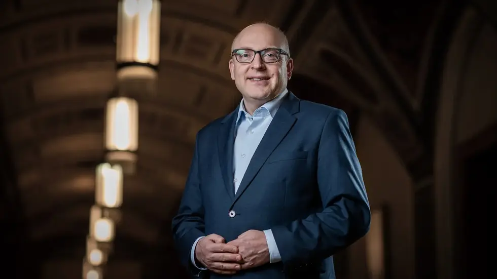 OB Sven Schulze soll laut Antrag der AfD-Ratsfraktion und des BSW eine Sondersitzung des Stadtrates einberufen. OB Sven Schulze soll laut Antrag der AfD-Ratsfraktion und des BSW eine Sondersitzung des Stadtrates einberufen.