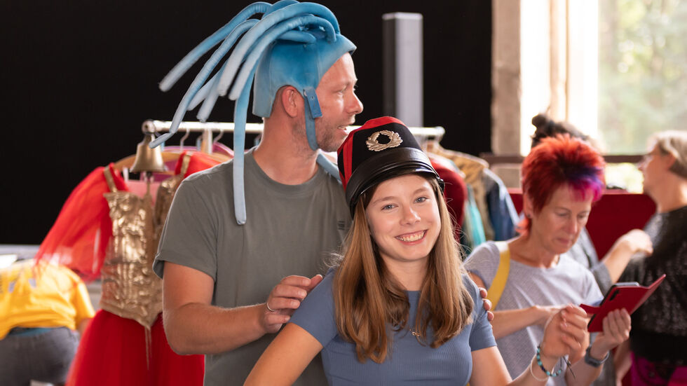 Am Samstag (6. September) öffnet das Schauspiel gemeinsam mit dem Figurentheater die Türen weit für das traditionelle Spielzeiteröffnungsfest.  Am Samstag (6. September) öffnet das Schauspiel gemeinsam mit dem Figurentheater die Türen weit für das traditionelle Spielzeiteröffnungsfest.