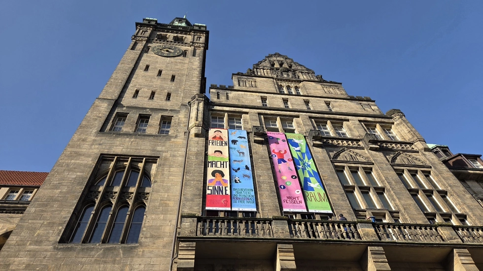 Friedensbanner am Rathaus