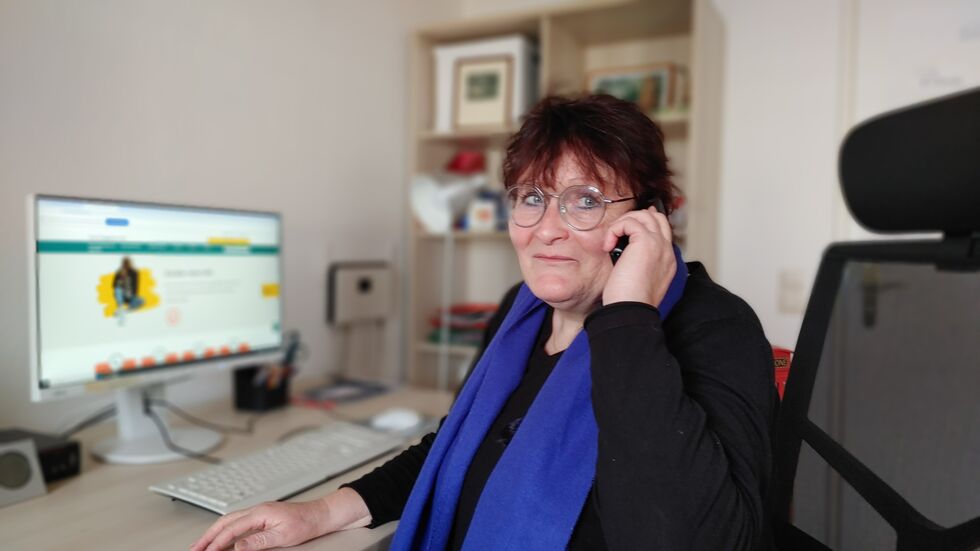 Kerstin Graff vom Kinder- und Jugendtelefon der AWO sucht für die "Nummer gegen Kummer" Unterstützung.
Kerstin Graff vom Kinder- und Jugendtelefon der AWO sucht für die "Nummer gegen Kummer" Unterstützung.