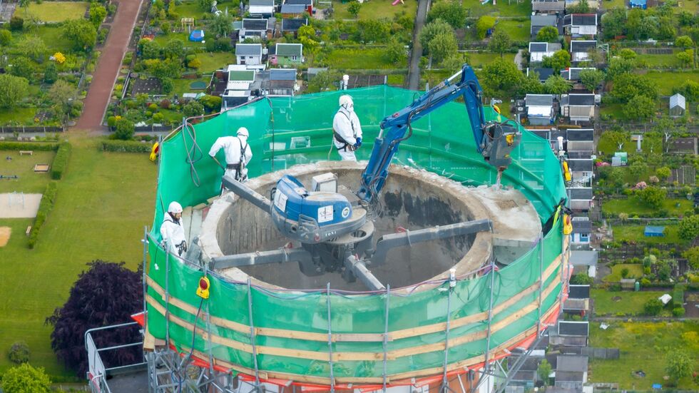 Abrissarbeiten am Schornstein in Altchemnitz