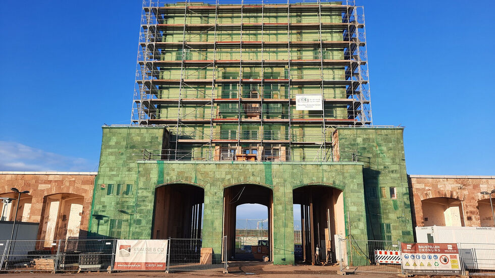 Marathonturm während der Sanierung