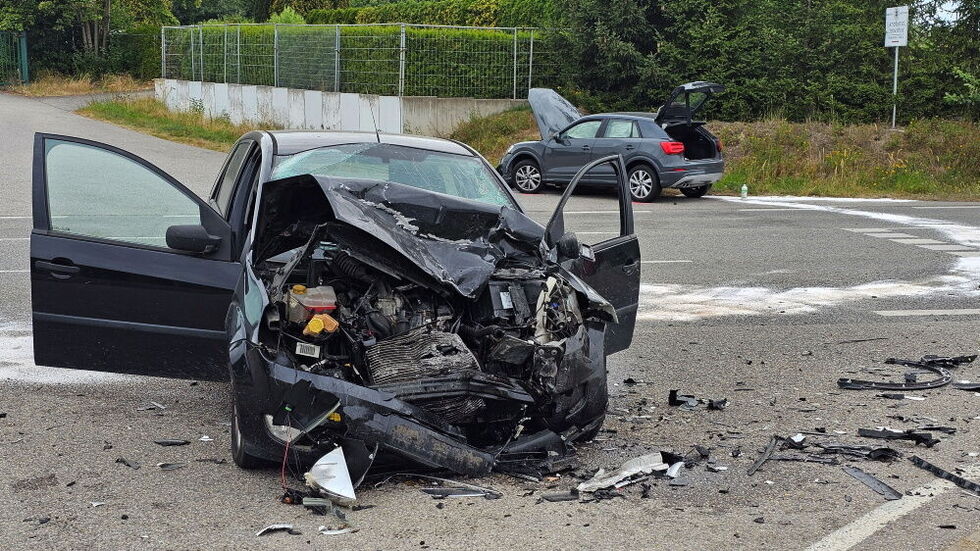 Auf der S200 zwischen Lichtenau und Ottendorf kam es am Freitagnachmittag zu einem Unfall zwischen einem Ford und einem Audi. Zwei Personen wurden schwer verletzt.