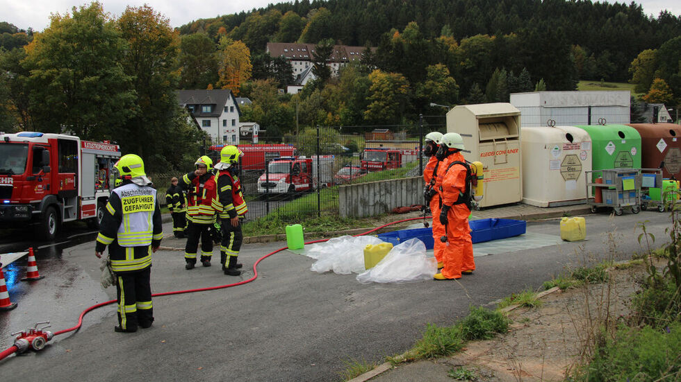 Insgesamt waren etwa 130 Kameraden der Feuerwehren im Einsatz. © Feuerwehr Buchholz Insgesamt waren etwa 130 Kameraden der Feuerwehren im Einsatz. © Feuerwehr Buchholz