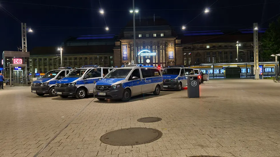 Polizeistreifen vor dem Hauptbahnhof (Symbolbild).