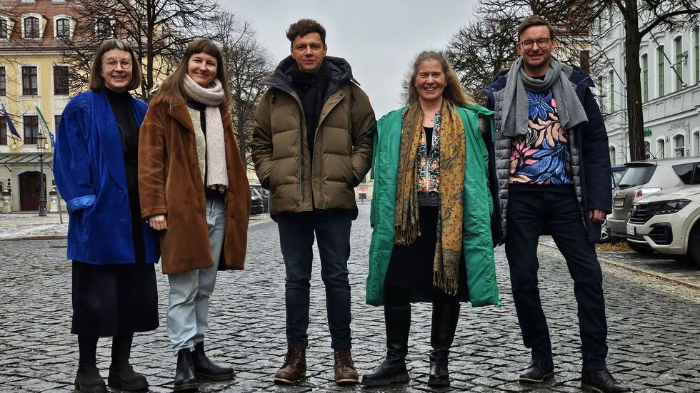 Christian Friedel ( Mitte) spielt die Hauptrolle im Drama "The Zone of Interest". Der Film ist mehrfach für den Oscar nominiert Christian Friedel ( Mitte) spielt die Hauptrolle im Drama "The Zone of Interest". Der Film ist mehrfach für den Oscar nominiert