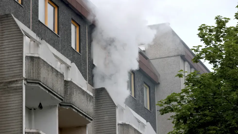 Nach dem Feuer an der Leipziger Straße in Chemnitz ermittelt die Polizei wegen fahrlässiger Brandstiftung. Der Schaden liegt bei rund 50.000 Euro. Nach dem Feuer an der Leipziger Straße in Chemnitz ermittelt die Polizei wegen fahrlässiger Brandstiftung. Der Schaden liegt bei rund 50.000 Euro.