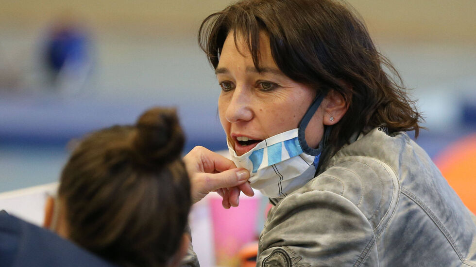 Claudia Schunk ist die Bundestrainerin für den Nachwuchs beim Deutschen Turnerbund und soll vorübergehend in Turnerinnen in Chemnitz trainieren. Claudia Schunk ist die Bundestrainerin für den Nachwuchs beim Deutschen Turnerbund und soll vorübergehend in Turnerinnen in Chemnitz trainieren.