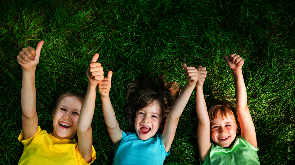 sich freuende Kinder