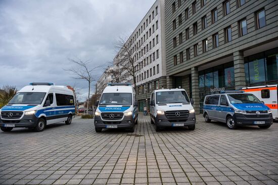 Die Polizei ist mit Großaufgebot im Einsatz.