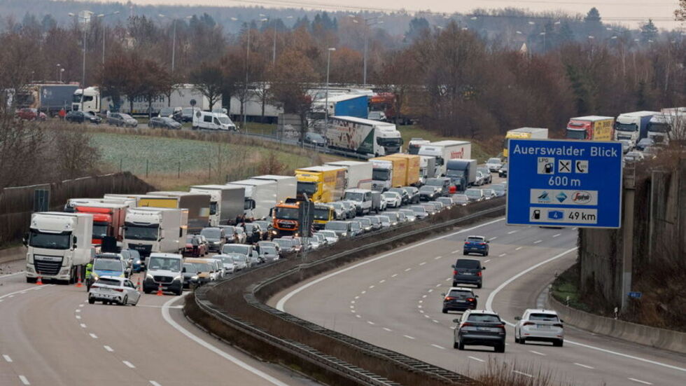 Die A4 war Richtung Chemnitz voll gesperrt. Die A4 war Richtung Chemnitz voll gesperrt.