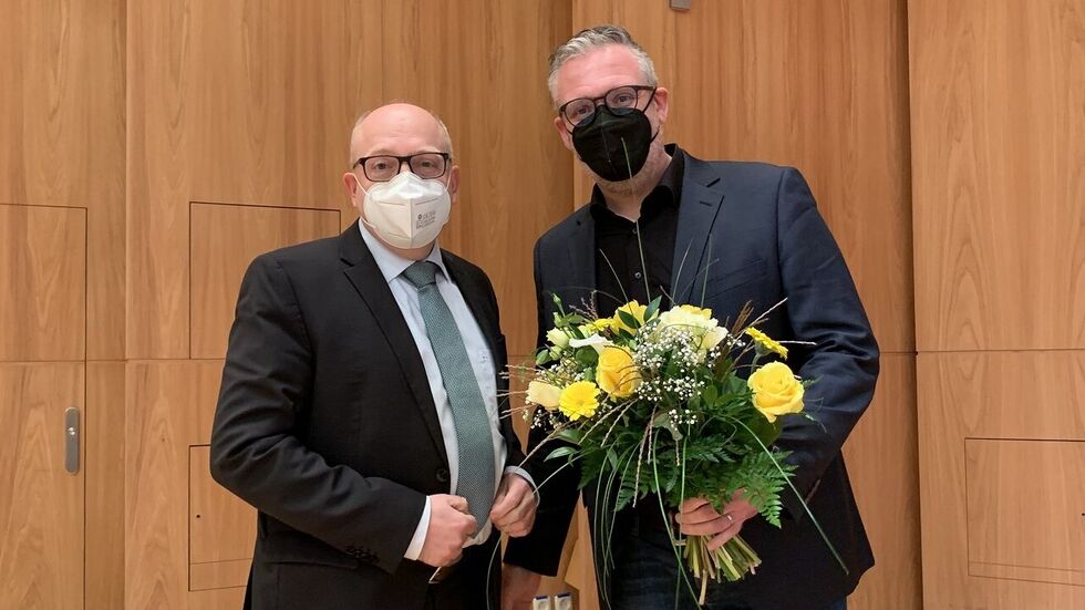 Martin Reinhold (r.) wurde auf der Stadtratssitzung am Mittwoch zum neuen Amtsleiter für das Tiefbauamt gewählt.