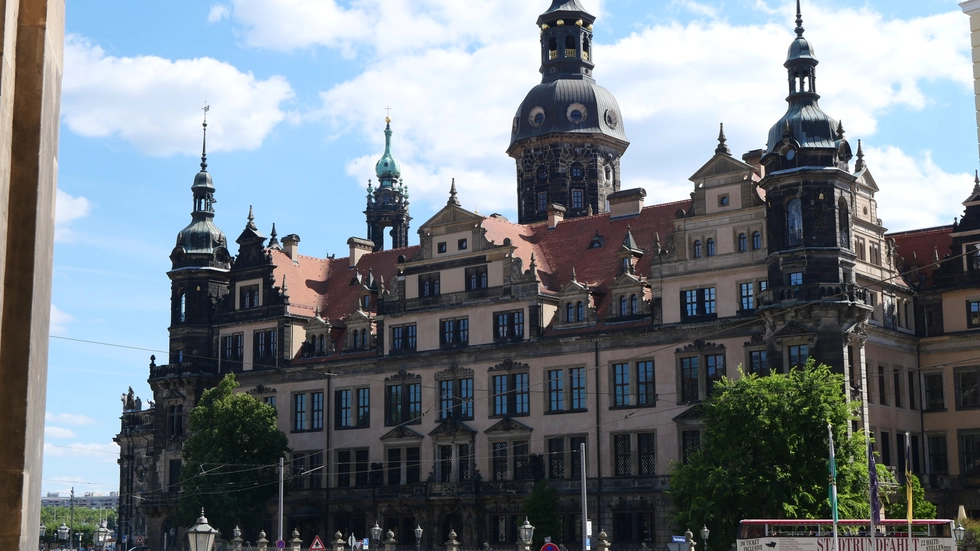 Im Sommer 2019 kam es im Grünen Gewölbe im Dresdner Residenzschloss zum spektakulären Einbruch. (Archivbild) Im Sommer 2019 kam es im Grünen Gewölbe im Dresdner Residenzschloss zum spektakulären Einbruch. (Archivbild)