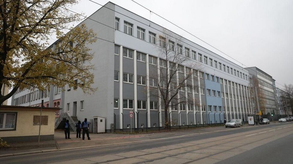 Die Erstaufnahmeeinrichtung an der Hamburger Straße soll zum "Ankerzentrum" ausgebaut werden. (Foto: Archiv/Tino Plunert) Die Erstaufnahmeeinrichtung an der Hamburger Straße soll zum "Ankerzentrum" ausgebaut werden. (Foto: Archiv/Tino Plunert)